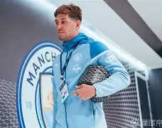 包含赛前社区盾传出新动向，北京首钢内部沟通，管理层表态——信心回归，轮换策略成焦点的词条