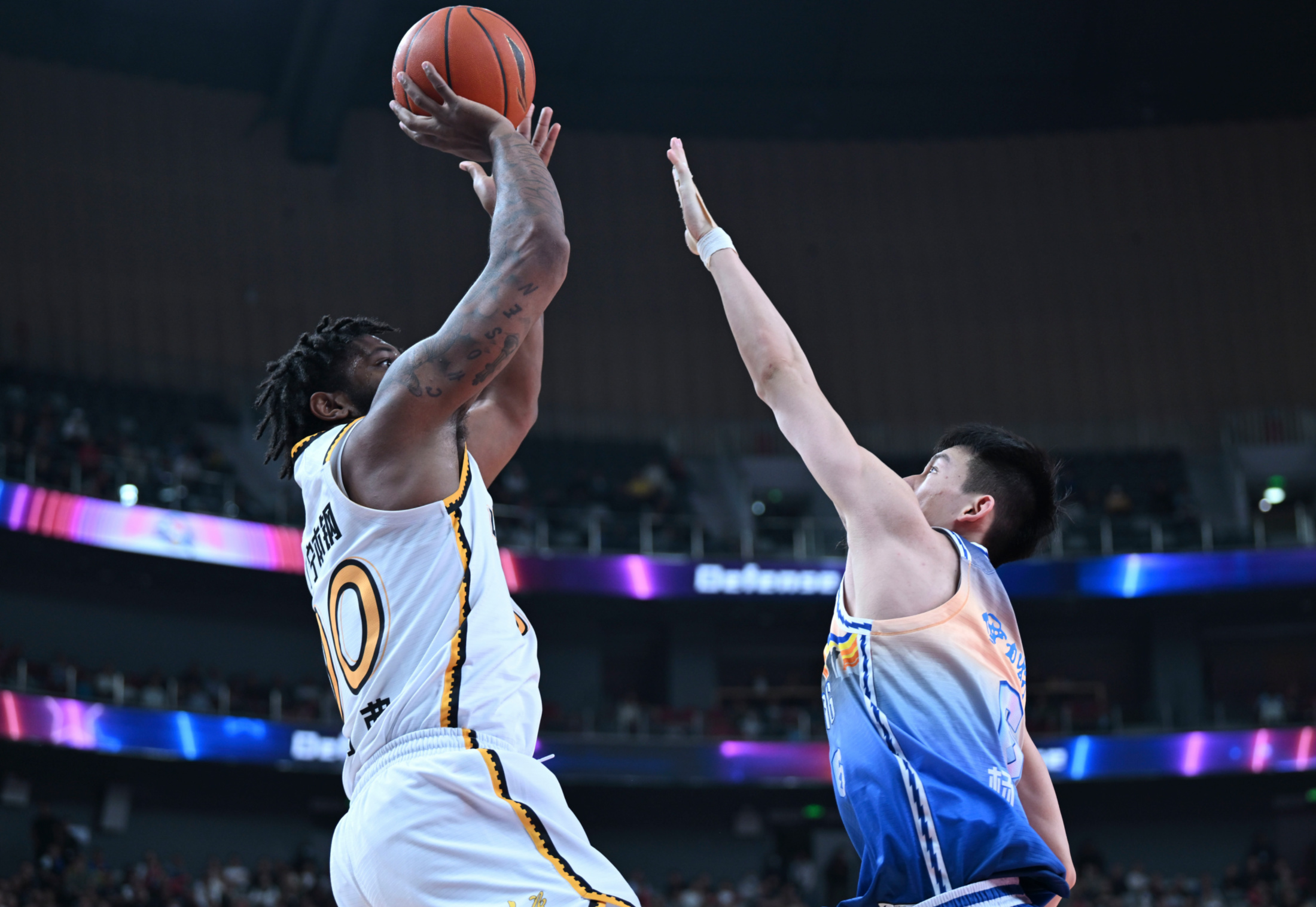 cba扣碎篮板视频 cba扣碎篮板视频